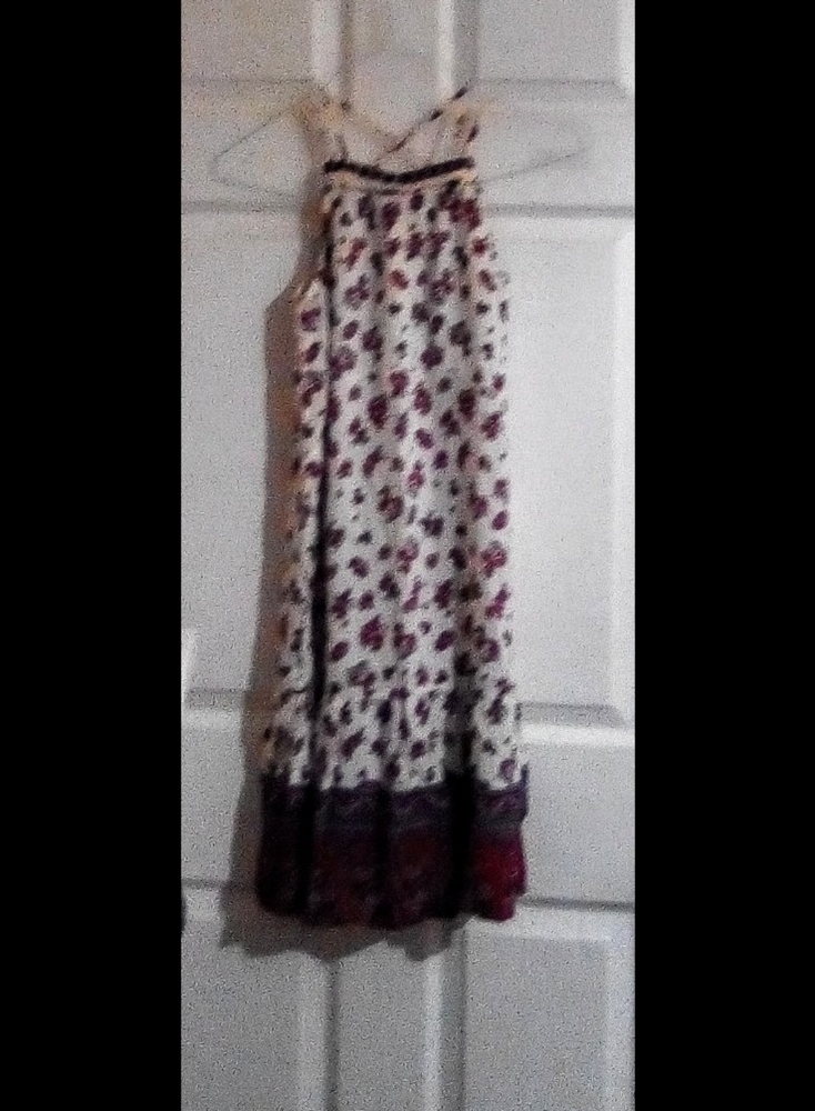 i am selling this dress